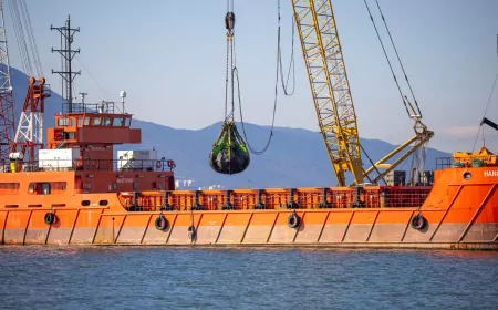 İzmir Körfezi’nde 1 Milyon Ton Dip Çamuru Temizlendi