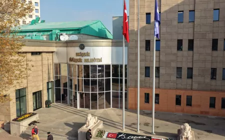 Kurtuluş Kapalı Pazar Yerinde Beton Dökümü Bir Günde Tamamlanacak