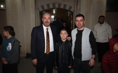 Pursaklar’da Kadir Gecesi’nde Çocuklara Anlamlı Sürpriz