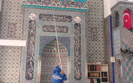 İzmir’in Camilerinde Bayram Temizliği