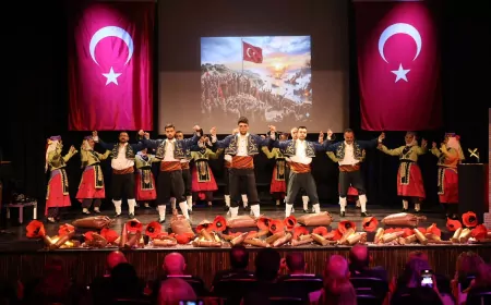 Gelincik Çiçekleri 1915 İle Çanakkale Ruhu Sahneye Taşındı