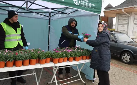 Kocaeli’de Arife Günü Mezarlıklarda Yoğunluk