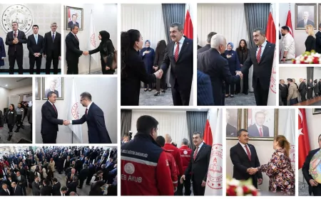 Millî Eğitim Bakanı Yusuf Tekin Bakanlık Personeliyle Bayramlaştı