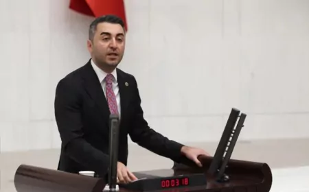 CHP Tekirdağ Milletvekili Cem Avşar: “İstanbul’da daha kaç bina çökecek, neden somut adım atılmıyor”