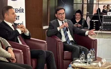 Mehmet Kemal Yazıcıoğlu Eskişehir’de İstişare ve Kent Konseyinin Önemini Vurguladı