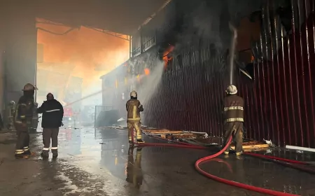 Buca’daki Yangına 100 Personelle Müdahale