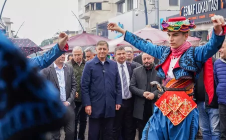 İzmir Yeni Bir Festival Kazandı: Başkan Tugay Tire’de Önlük Giydi, Mutfağa Girdi