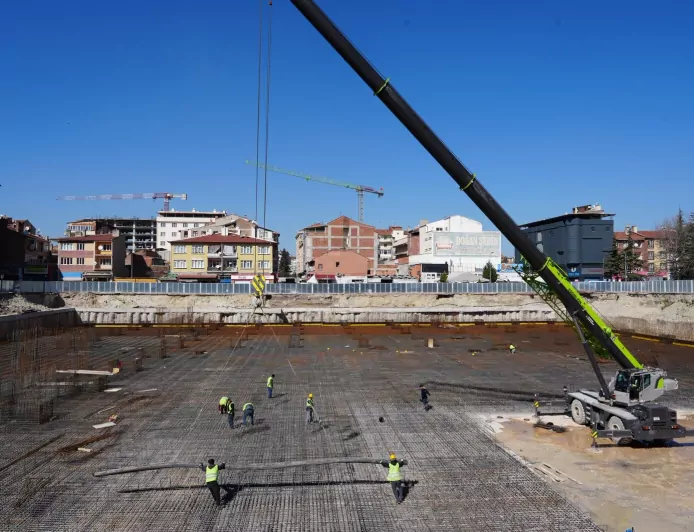 Kurtuluş Kapalı Pazar Yeri Projesinde Çalışmalar Sürüyor