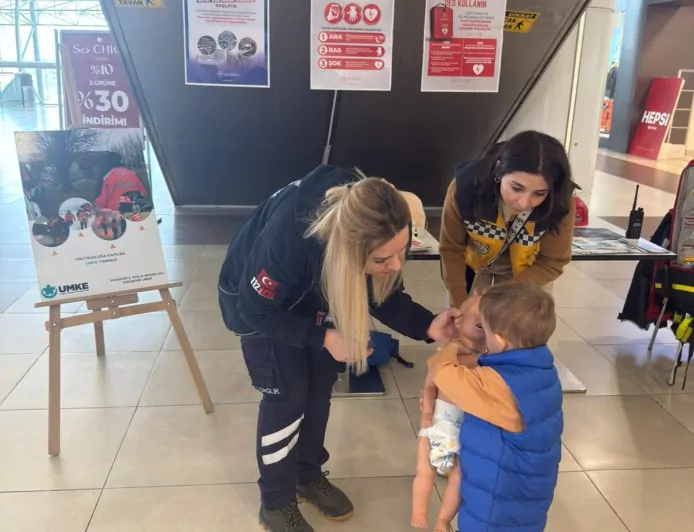 Eskişehir VEGA AVM’de Vatandaşlara İlk Yardım Eğitimi
