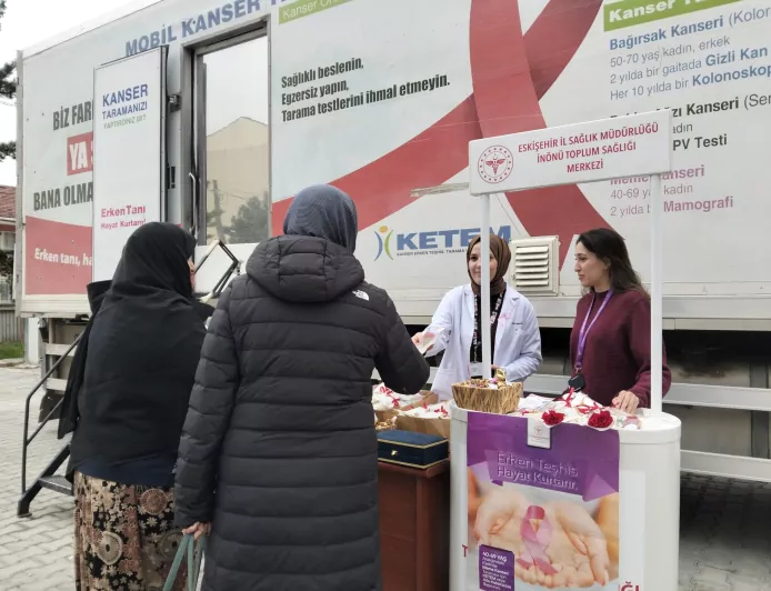 Eskişehir’de Kolorektal Kanser Farkındalığı İçin Bilgilendirme Stantları Kuruldu