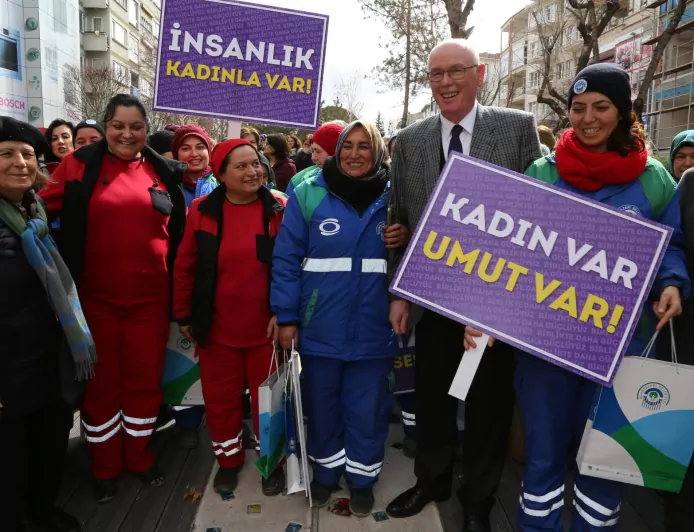 Kazım Kurt: “8 Mart Kadınların Eşitlik ve Özgürlük Mücadelesinin Simgesi”