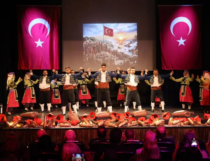 Gelincik Çiçekleri 1915 İle Çanakkale Ruhu Sahneye Taşındı