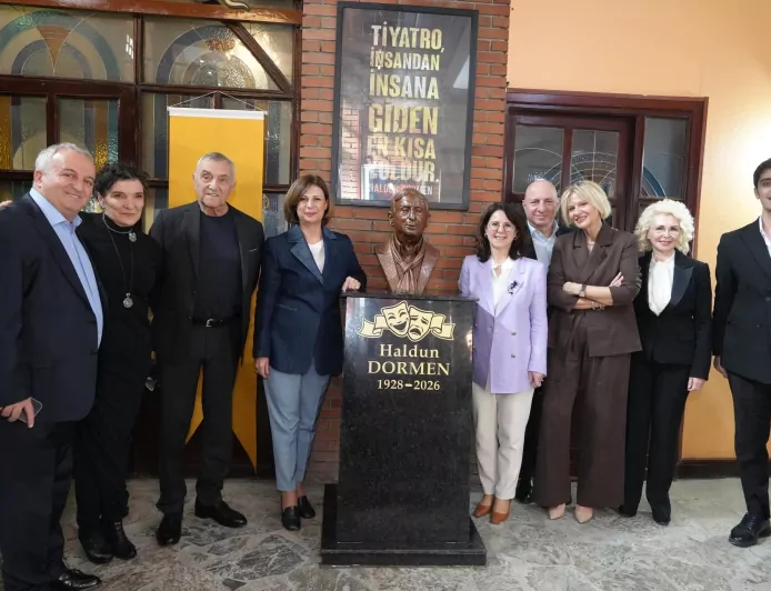 Eskişehir Şehir Tiyatroları 25 Yaşında Haldun Dormen’e Vefa Gecesi Düzenlendi