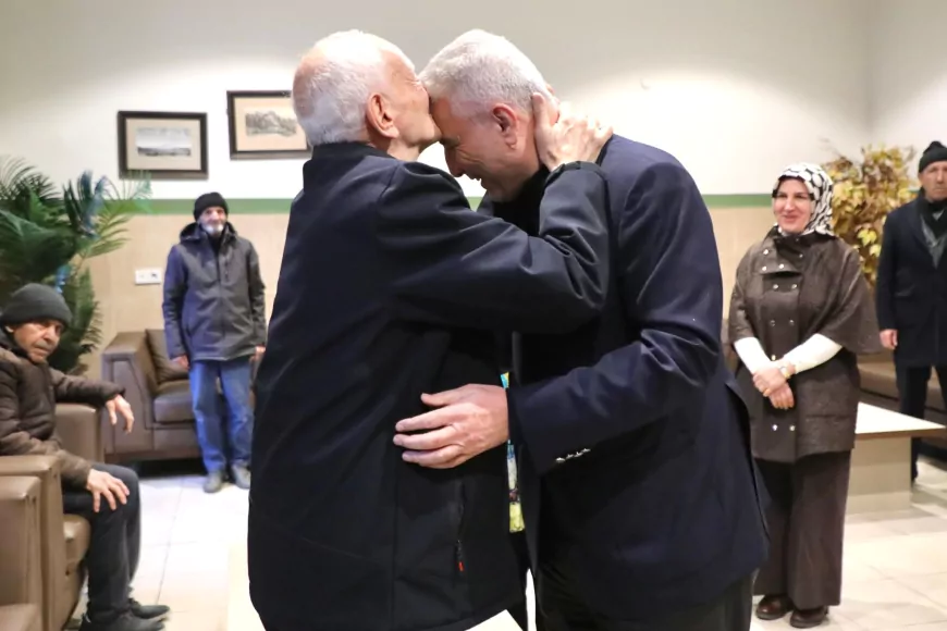 Yıllar Geçti Gönül Bağı Kopmadı