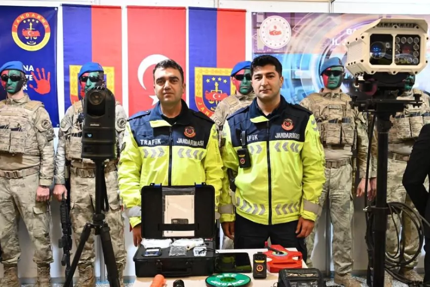 Jandarma Kariyer Fuarında Gençlerle Buluştu