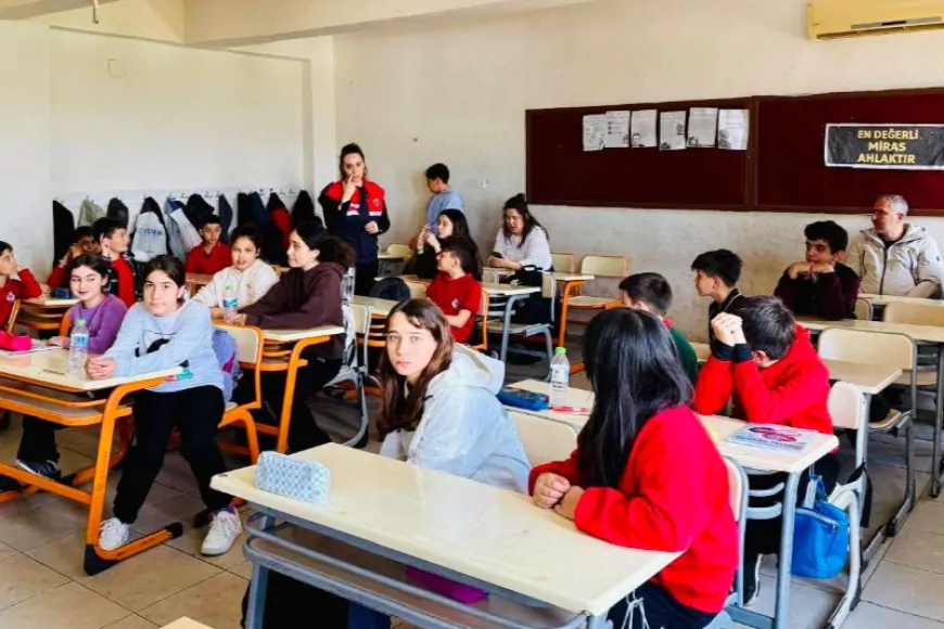 Mersin’de Jandarmadan Öğrenci ve Öğretmenlere Siber Farkındalık Eğitimi