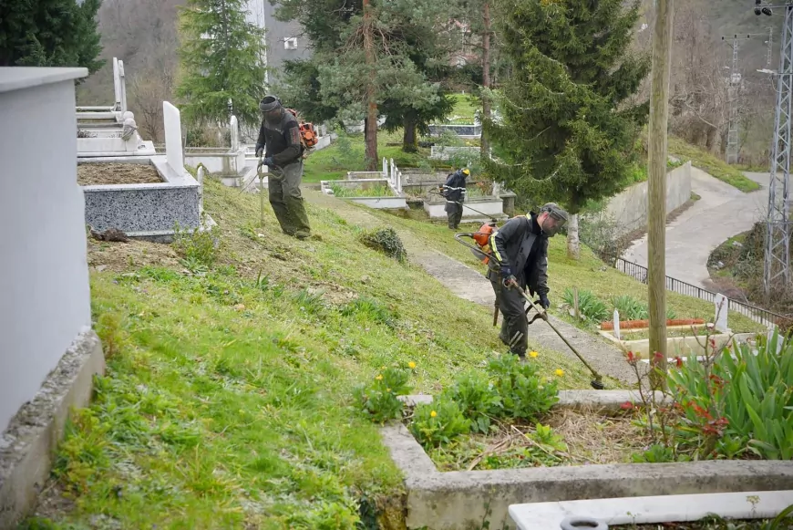 Giresun’da Mezarlıklar Bayrama Hazır