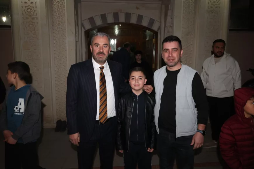 Pursaklar’da Kadir Gecesi’nde Çocuklara Anlamlı Sürpriz