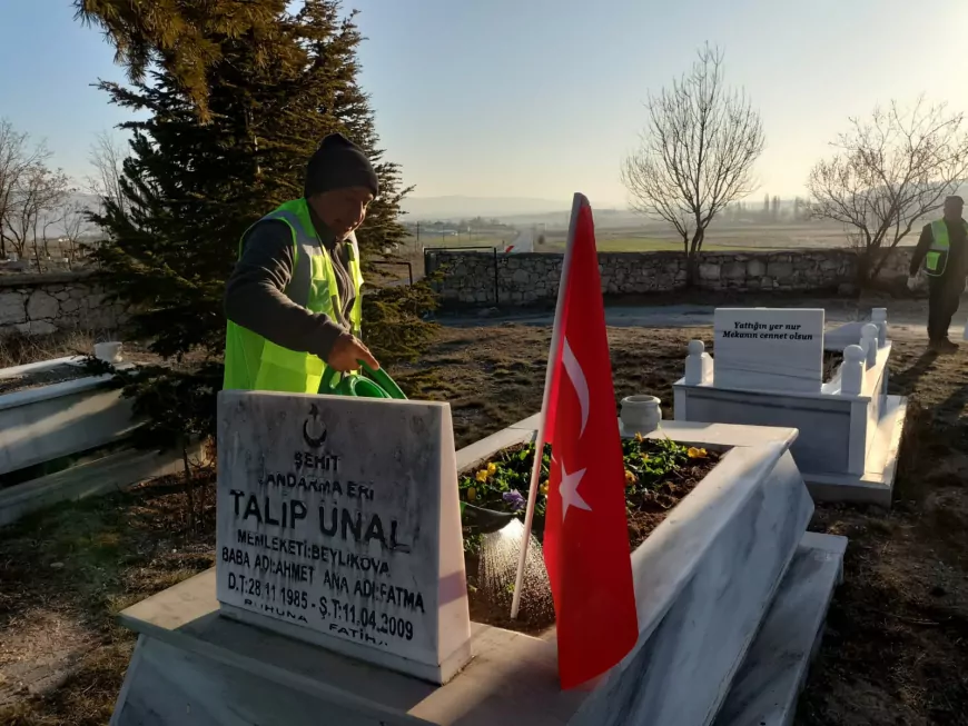 Büyükşehirden Şehitliklere Anlamlı Dokunuş