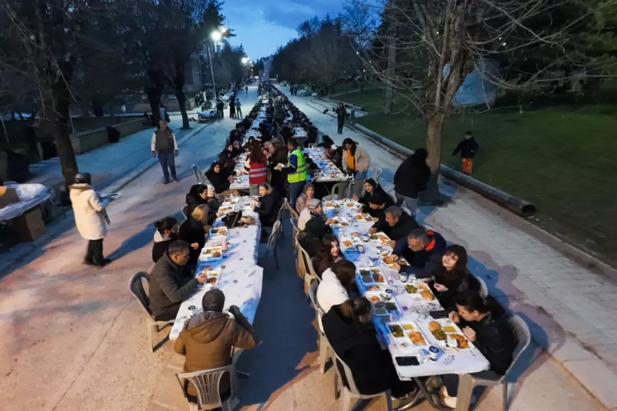 Uluönder Kardeşlik Sofrasında Binlerce Yürek Buluştu