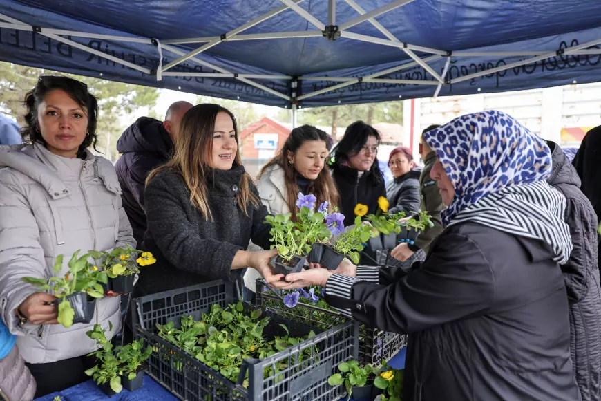 Mezarlıkta Çiçekler Büyükşehir’den