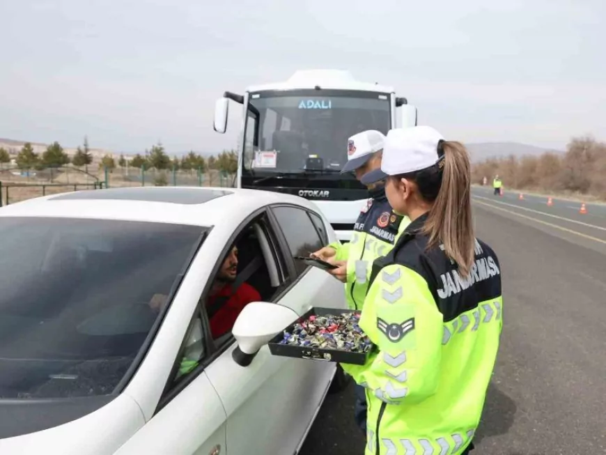 Kapadokya’da Jandarmadan Bayramda Tatlı Uygulama