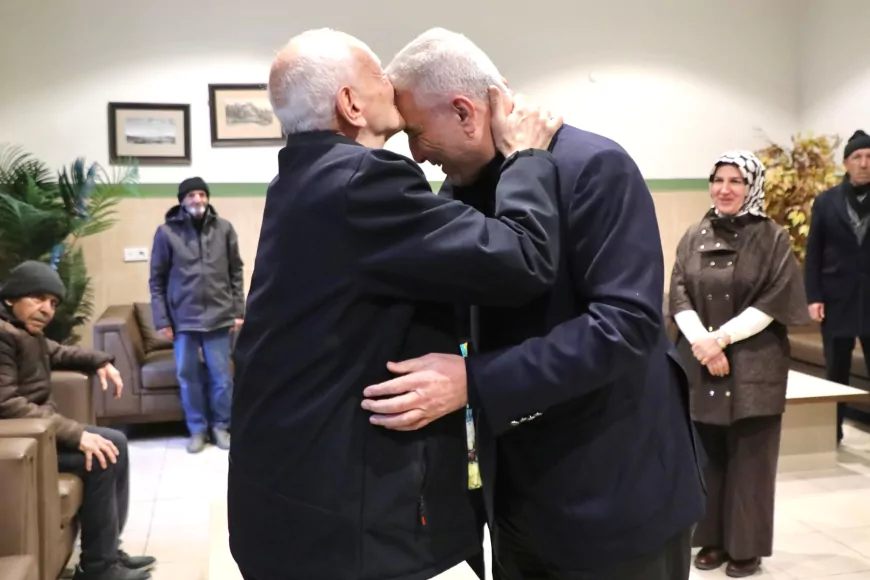 Yıllar Geçti Gönül Bağı Kopmadı