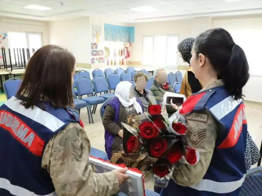 Jandarmadan Yaşlılar Haftası’nda Anlamlı Ziyaret