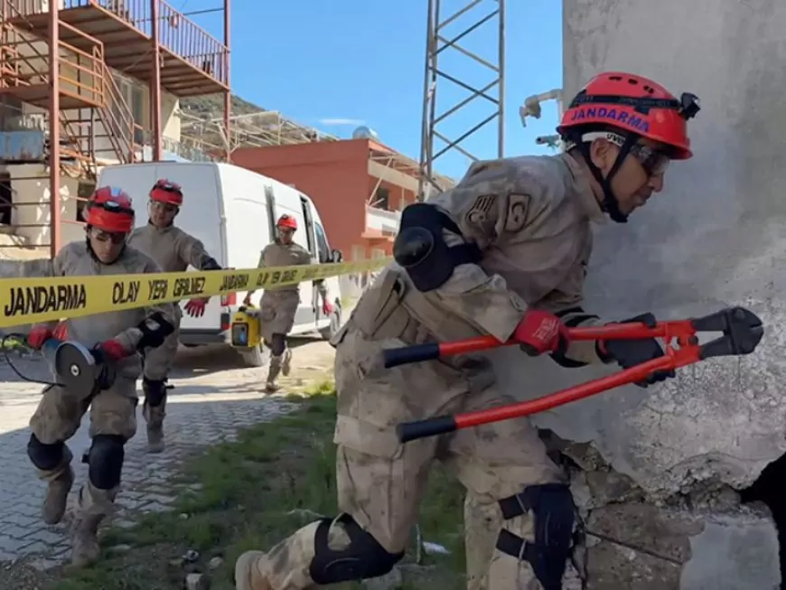 Osmaniye’de Jandarma Komandolara Afet Eğitimi