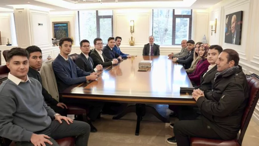 Fatih Erbakan Üniversite Öğrencilerini Kabul Etti