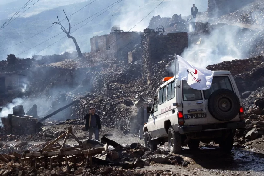 Kızılay Her Koşulda Sahada Olmaya Devam Ediyor