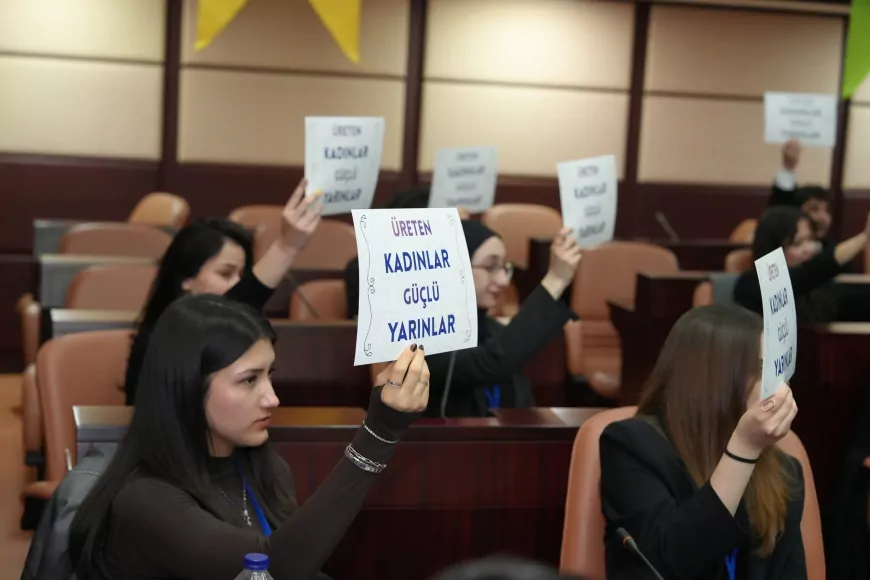 Gençler Meclis Kürsüsünde Deneyim Kazandı