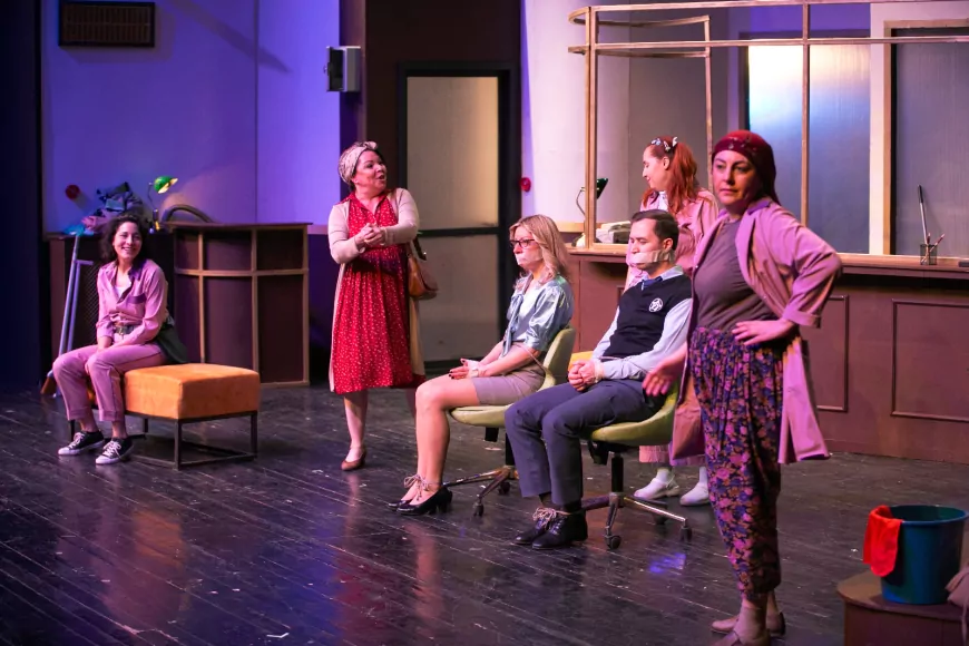 İzBBŞT, Dünya Tiyatro Günü’nü İki Sahnesinde Ücretsiz Oyunlarla Kutladı