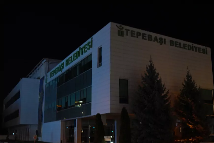 Tepebaşı Belediyesi Işıkları Kapattı: İklim Krizine Dikkat Çekti