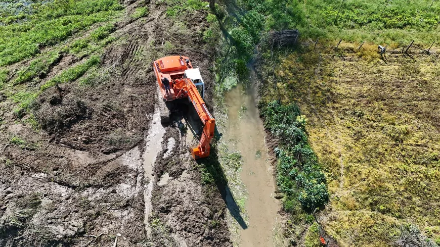 Büyükşehir 16 İlçede Drenaj Ve Kanal Temizliği Başlattı