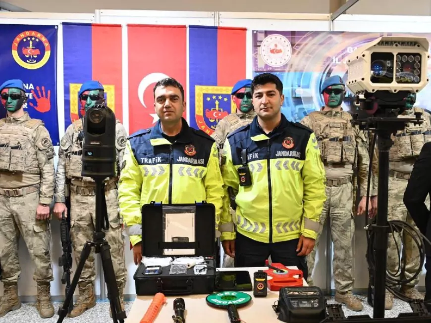 Jandarma Kariyer Fuarında Gençlerle Buluştu