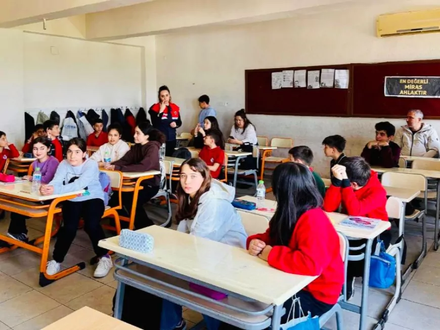 Mersin’de Jandarmadan Öğrenci ve Öğretmenlere Siber Farkındalık Eğitimi
