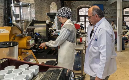 Otizmli gençler barista olarak iş hayatına hazırlanıyor