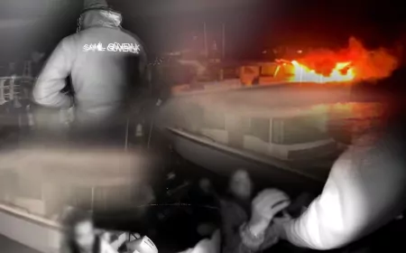 Kadıköy’de Teknede Çıkan Yangında 4 Kişi Kurtarıldı