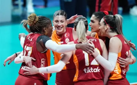 Bakan Bak’tan Galatasaray Daikin’e Tebrik