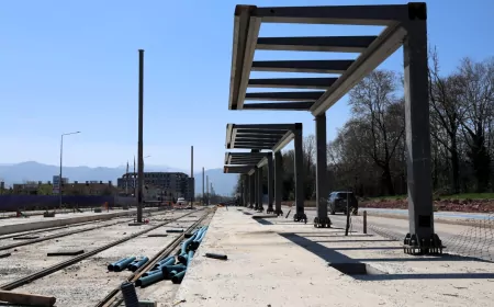 Kartepe Tramvay Hattında Duraklar Kuruluyor