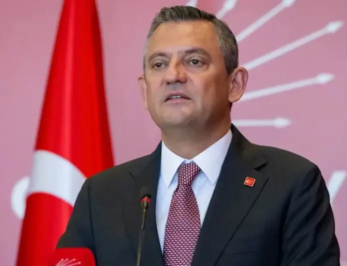 Özgür Özel: “Mustafa Bozbey tehditlere boyun eğmediği için içeride”