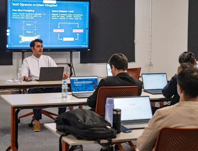 İzmir Büyükşehir’de Yöneticilere Yapay Zeka Eğitimi