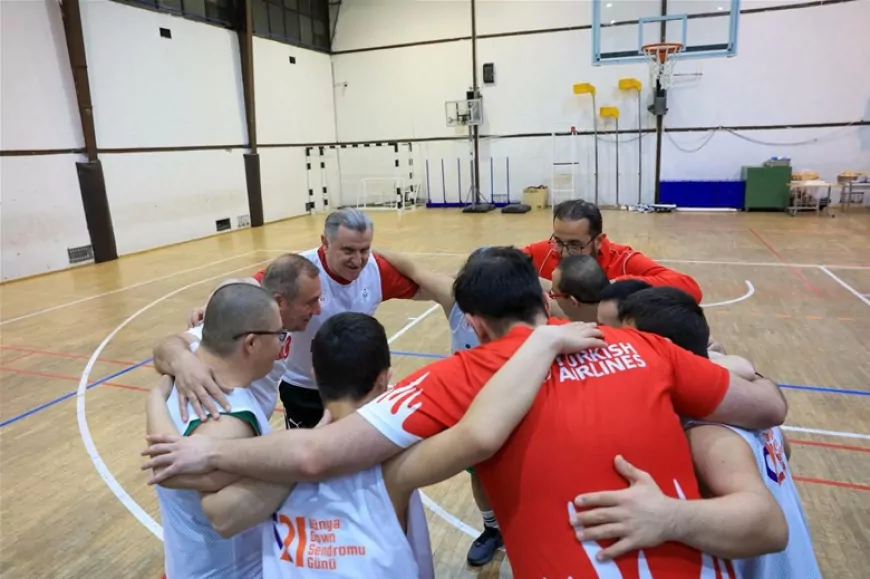 Bakan Bak, Down Sendromlu Sporcularla Parkede Buluştu