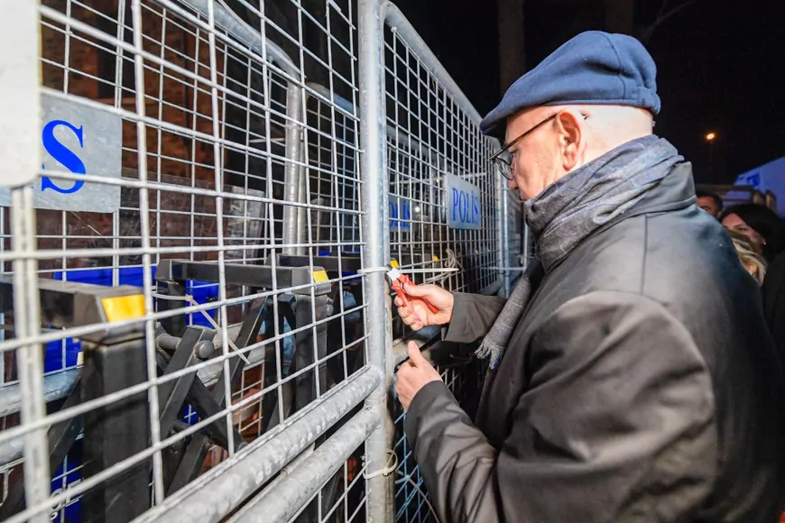 İzmir’de Meslek Fabrikası Önünde Nöbet Sürüyor