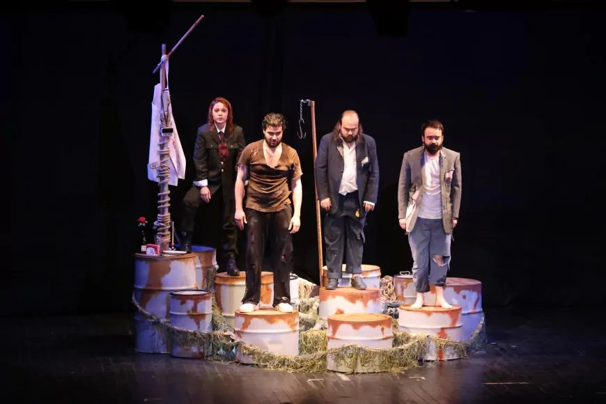 “Açık Denizde” Prömiyerle Seyirciyle Buluştu