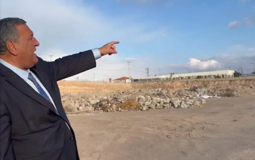 CHP Niğde Milletvekili Ömer Fethi Gürer: “Bor’da hastane için açılan çukur atıkla kapatılıyor, milyonlar çöpe gitti”