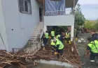 Hatay Büyükşehir Belediyesi Dörtyol’da Su Baskınlarına Karşı Gece Gündüz Sahada