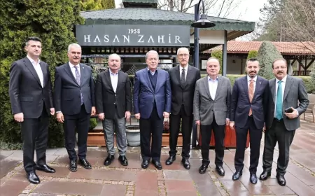 TBMM Milli Savunma Komisyonu Başkanı Hulusi Akar ve milletvekilleri Çorum’da temaslarda bulundu