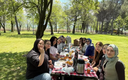 Beyaz Kalpler öğrencileri baharı Seka Kamp Alanı’nda kutladı